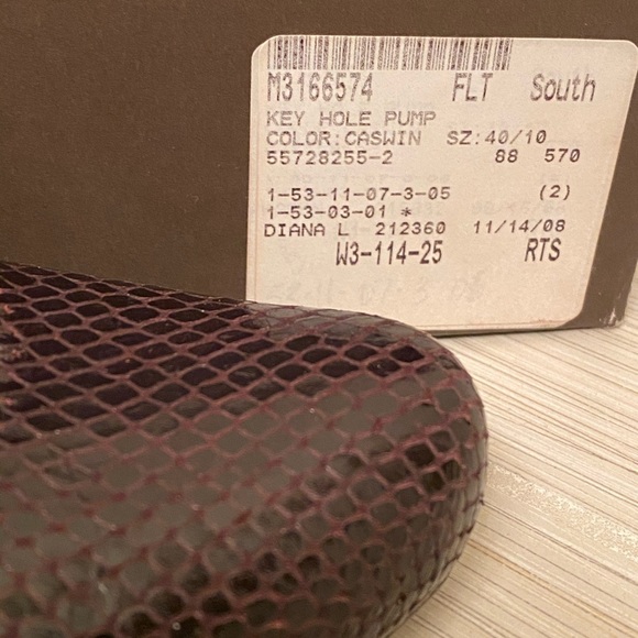 Henry Beguelin Key Hole Pumps - Picture 8 of 9